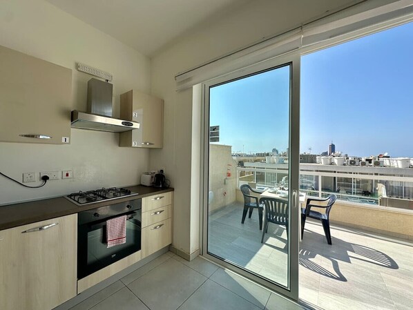 Fridge, microwave, oven, stovetop