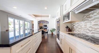 Phoenix 75 - Four Bedroom Villa, Sleeps 12