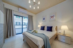 3 bedrooms, desk, iron/ironing board, WiFi