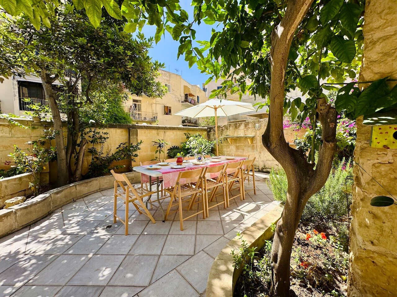 Outdoor dining