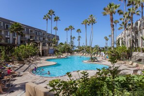 A heated pool - Oceanside 3 - Three Bedroom Apartment, Sleeps 8 (San Diego)