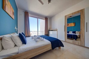 2 bedrooms, desk, iron/ironing board, WiFi