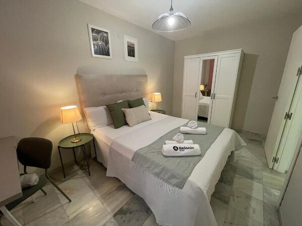 2 bedrooms, iron/ironing board, travel crib, free WiFi - Miguel Bueno Apartment City Center by Stay Belonio (Málaga)