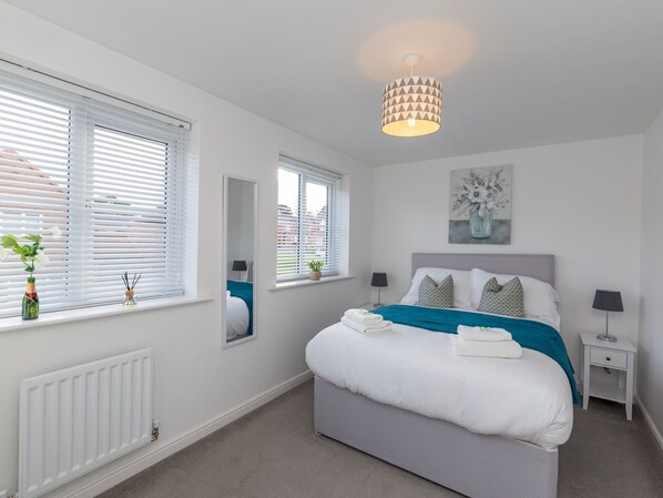 2 bedrooms, iron/ironing board, free WiFi, bed sheets - Pass the Keys | Modern | Office & Driveway | Near Crook & Durham (Crook)