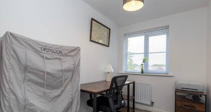 Pass the Keys | Modern | Office & Driveway | Near Crook & Durham