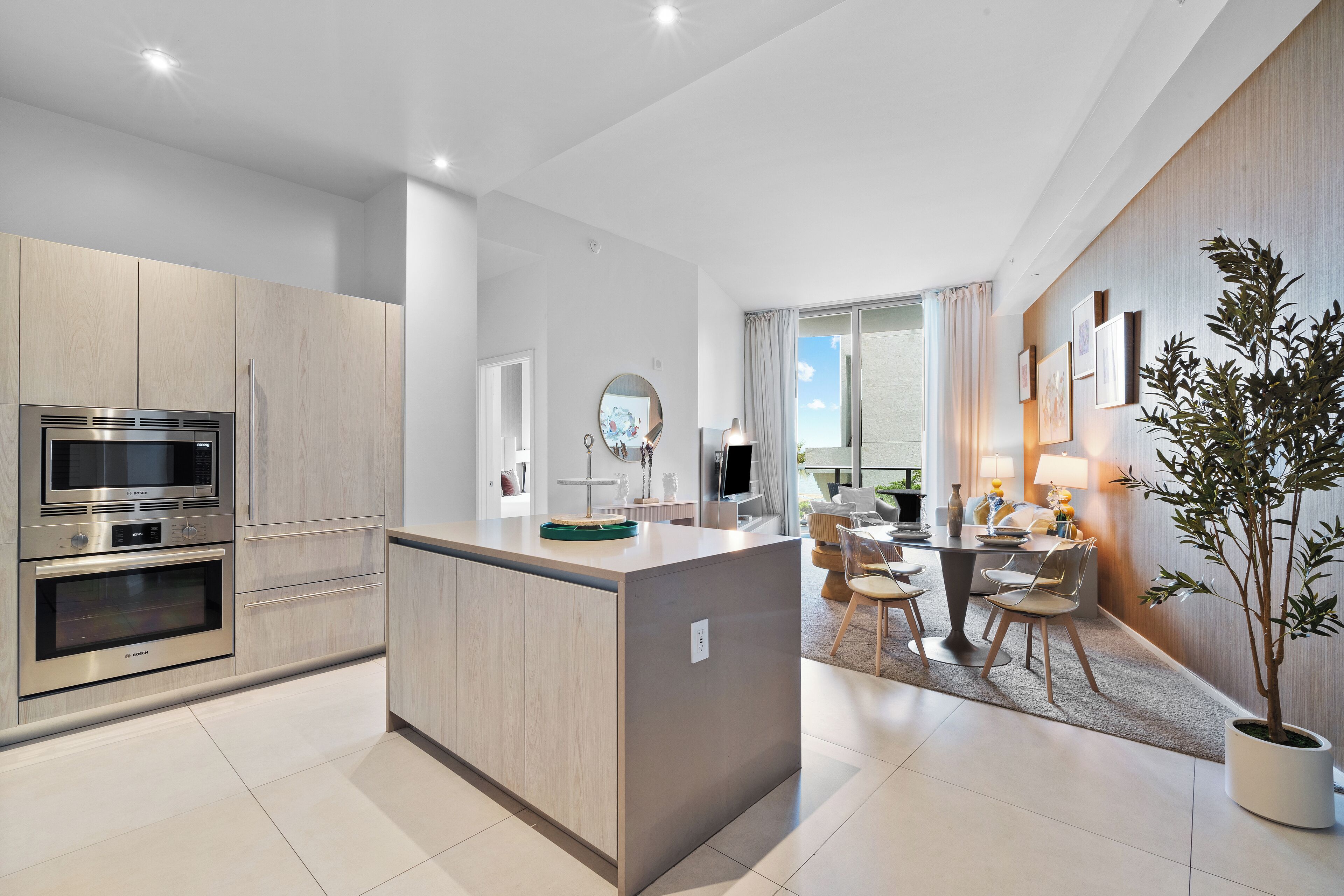 冰箱、微波炉、烤箱、炉灶