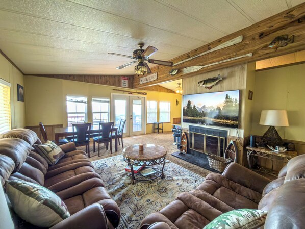 Smart TV, video games, DVD player, ping pong