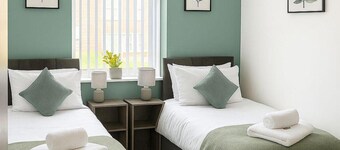 2 Bed Flat - Sleeps 5 - Parking - Wifi