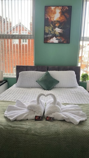 2 bedrooms, iron/ironing board, free WiFi, bed sheets