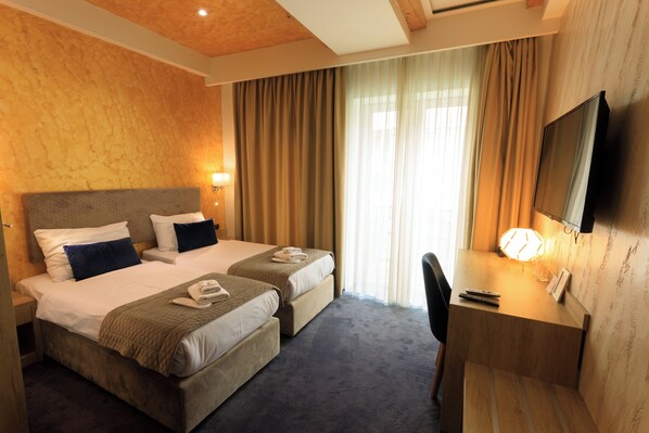 Chambre Confort avec lits jumeaux, balcon, vue cour intérieure