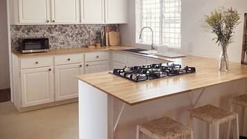 Microwave, oven, stovetop, dishwasher