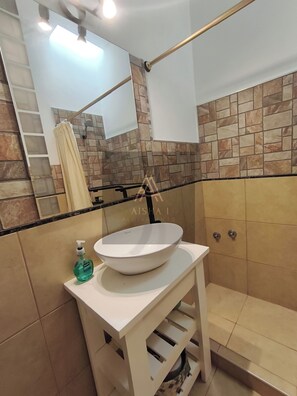 Hårtørrer, bidet, håndklæder, Sæbe