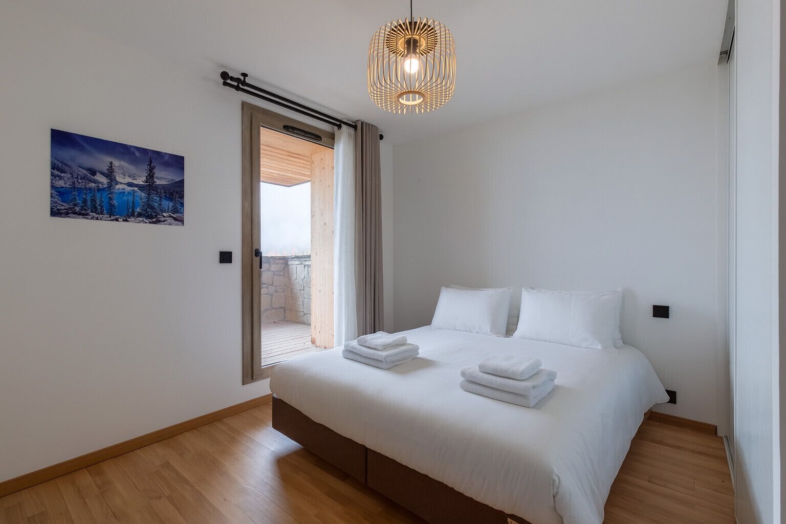 2 bedrooms, bed sheets