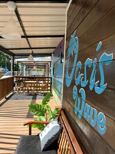 Oasis Wave! 15 Guest Unique Beach Getaway