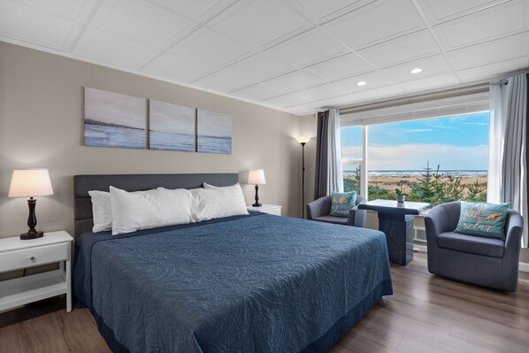 1 bedroom, iron/ironing board, WiFi, bed sheets - The Tides by the Sea - Entire rental unit in Seaside, Oregon, United States (Seaside)