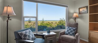 The Tides by the Sea - Entire rental unit in Seaside, Oregon, United States