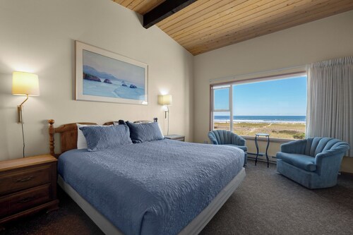 The Tides by the Sea - Entire rental unit in Seaside, Oregon, United States