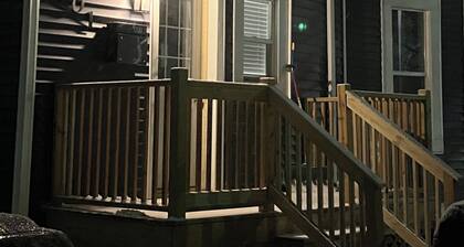 Delightful apt w/ AC near historic Midland St district