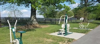 Private Entrance & New La-Z-Boy Comfort™ Mattress