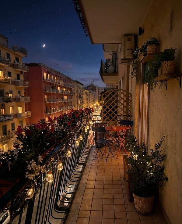 Property grounds - Kyntherland House (Napoli)