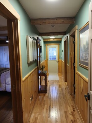 4 chambres, bureau, Wi-Fi, literie fournie