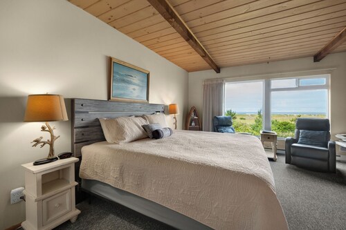 The Tides by the Sea - Entire rental unit in Seaside, Oregon, United States