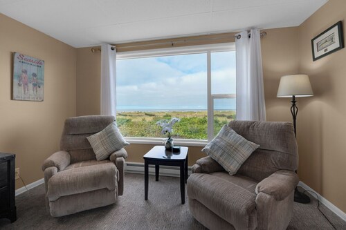 The Tides by the Sea - Entire rental unit in Seaside, Oregon, United States