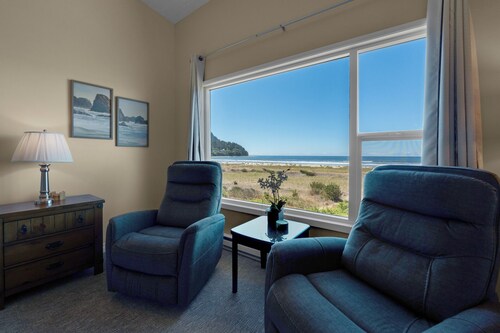 The Tides by the Sea - Entire rental unit in Seaside, Oregon, United States