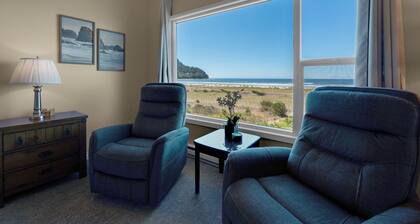 The Tides by the Sea - Entire rental unit in Seaside, Oregon, United States