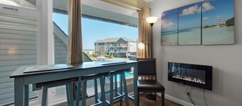 The Tides by the Sea - Entire rental unit in Seaside, Oregon, United States