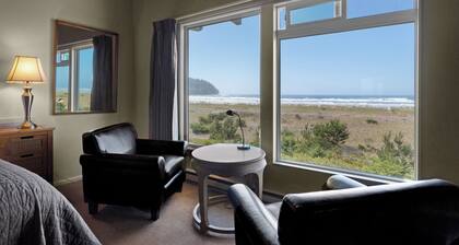 The Tides by the Sea - Entire rental unit in Seaside, Oregon, United States