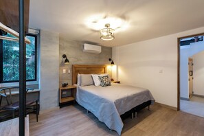 10 bedrooms, iron/ironing board, WiFi, bed sheets