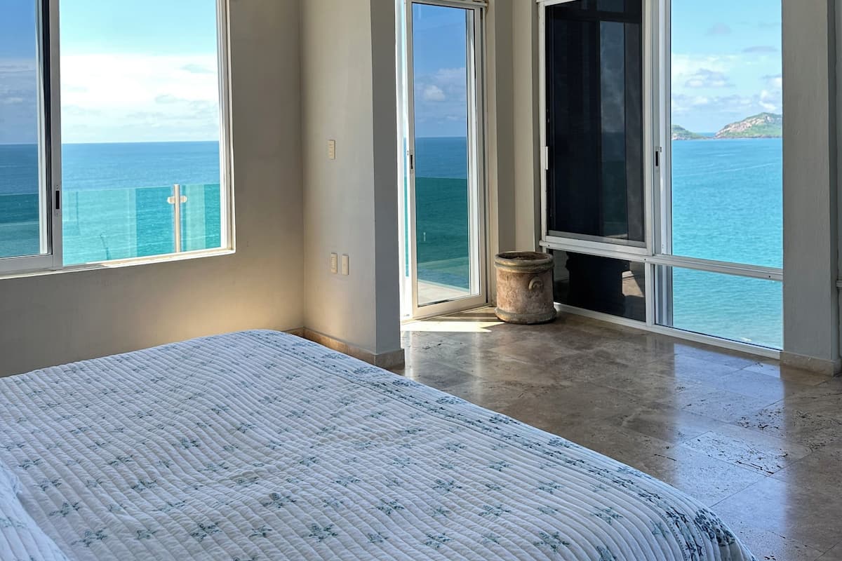 Residenza panoramica | Tende oscuranti, ferro/asse da stiro, Wi-Fi gratuito