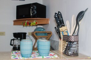 Microwave - COMFORTABLE room 5 min from XPL Palmerola. For business travelers or stopovers (Comayagua, Honduras)