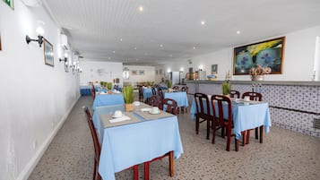 Desayuno bufé gratuito y diario