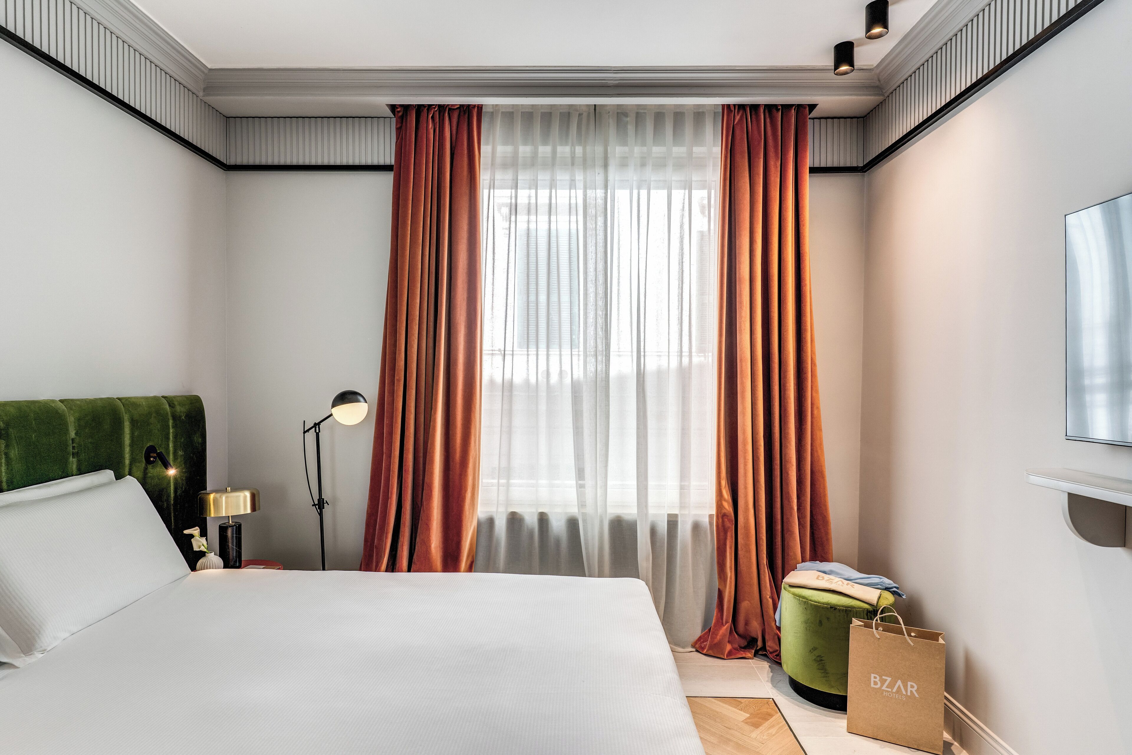 Minibar, coffre-fort, fer et planche à repasser, accès au Wi-Fi (inclus)