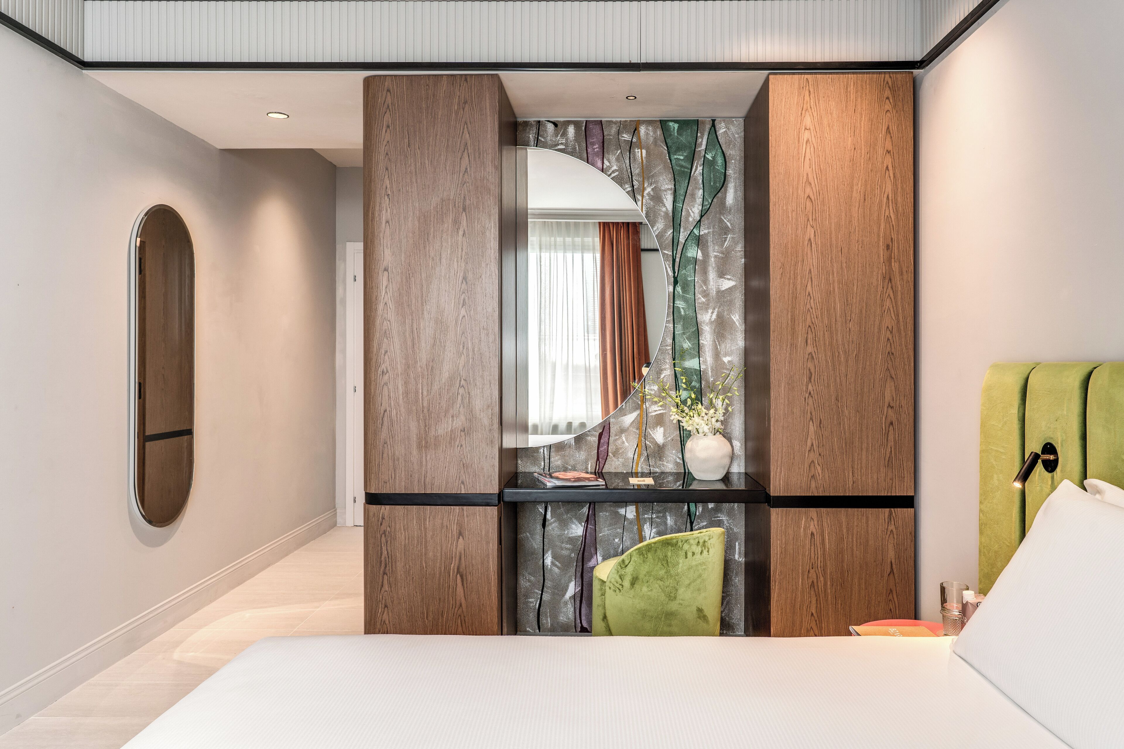 Minibar, in-room safe, iron/ironing board, free WiFi