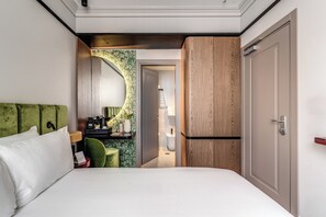 Economy Double Room | Minibar, in-room safe, soundproofing, iron/ironing board