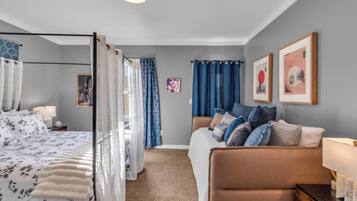 4 bedrooms, desk, iron/ironing board, travel crib