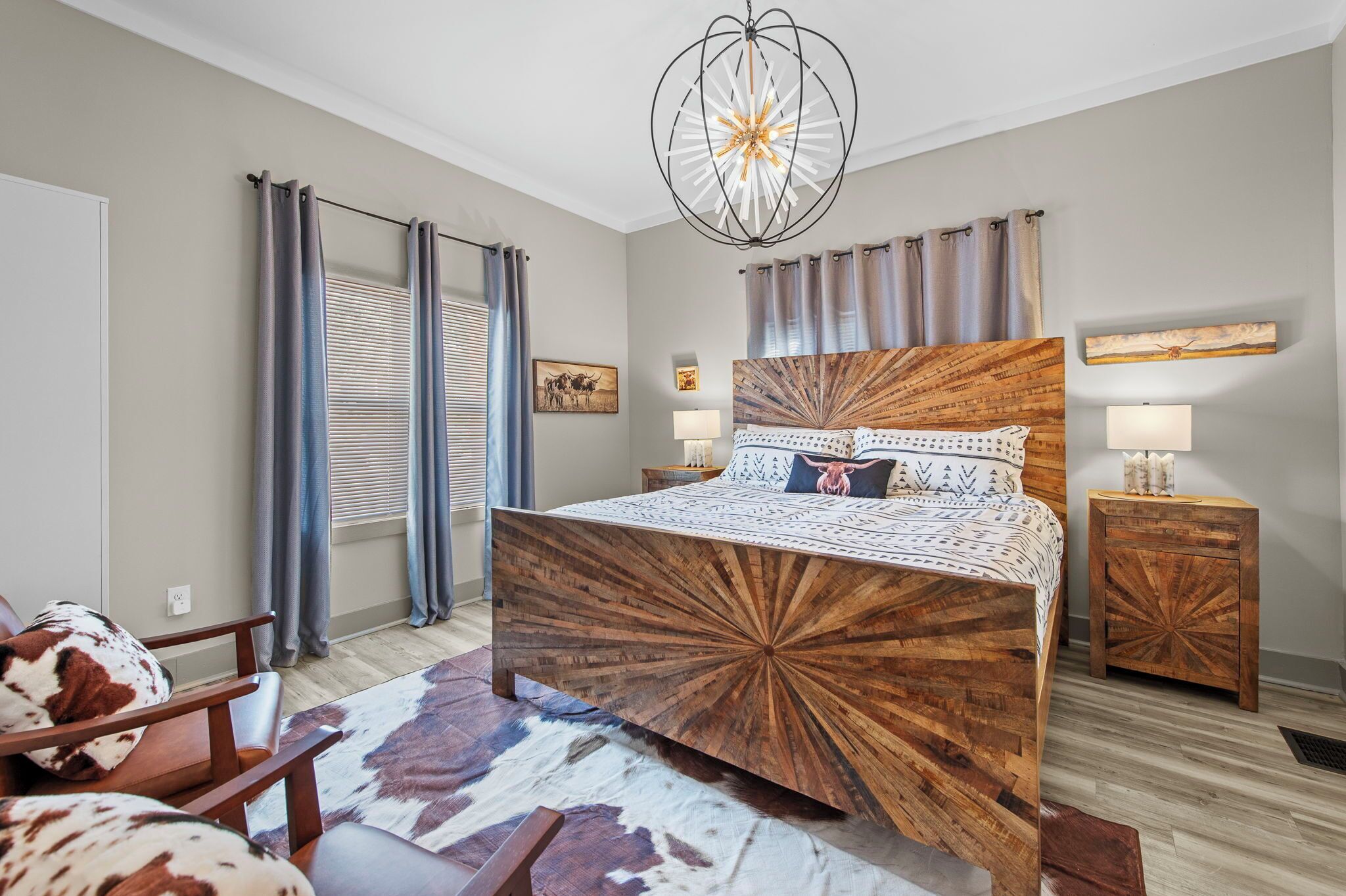 4 Schlafzimmer, Schreibtisch, Bügeleisen/Bügelbrett, Reisekinderbett