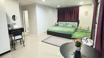 4 slaapkamers, een strijkplank/strijkijzer, internet, beddengoed