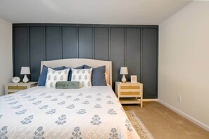 2 bedrooms, iron/ironing board, WiFi, bed sheets - Easy Tiger-1.5 miles to Campus (Auburn)