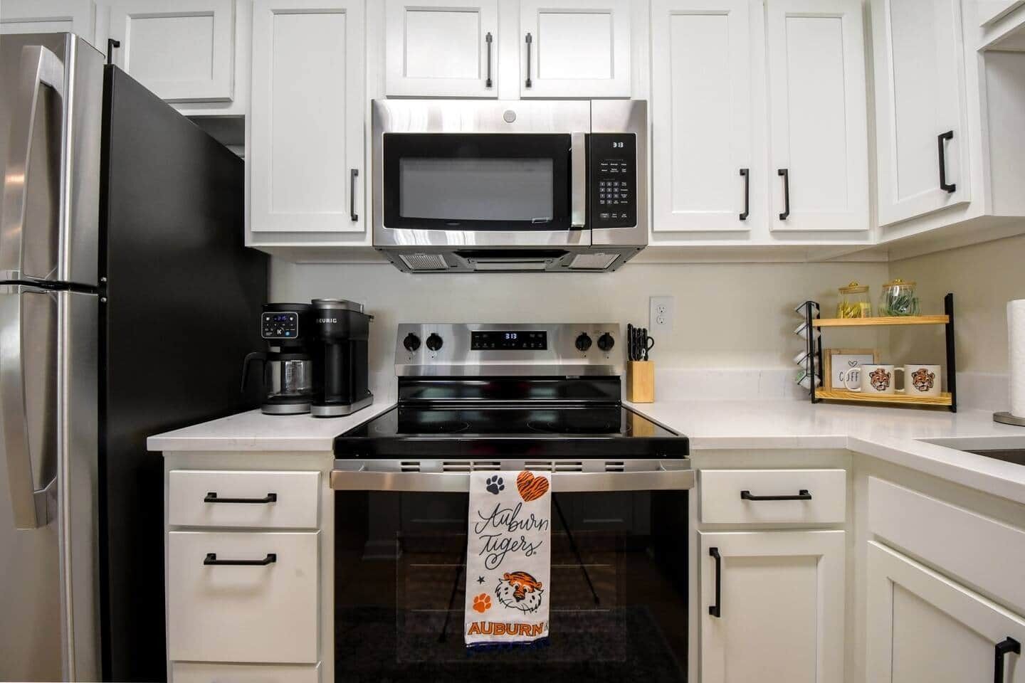 Kühlschrank, Mikrowelle, Geschirrspüler