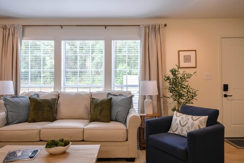 Easy Tiger-1.5 miles to Campus