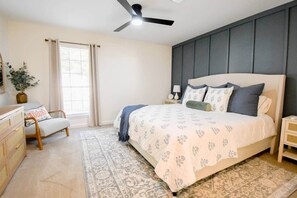 2 bedrooms, iron/ironing board, WiFi, bed sheets - Easy Tiger-1.5 miles to Campus (Auburn)