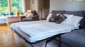 3 bedrooms, free WiFi, bed sheets, wheelchair access