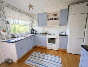 Four Ă micro-ondes, un four, surface de cuisson