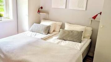 2 Schlafzimmer, Zimmersafe, Bügeleisen/Bügelbrett, Reisekinderbett