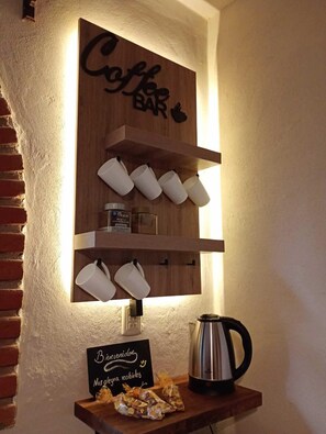 Kaffe og/eller kaffemaskine