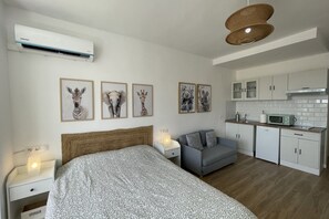 1 bedroom, iron/ironing board, travel crib, free WiFi